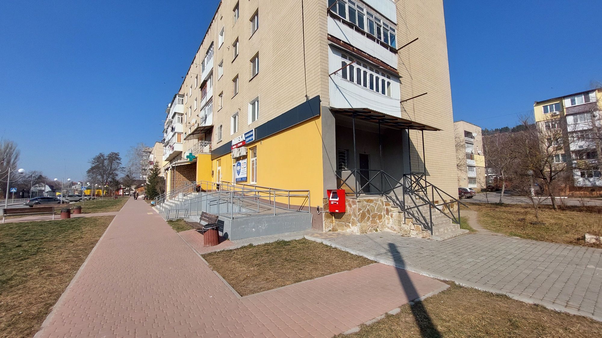 Продам 2-кімнатну квартиру. Пр-т Незалежності,287.