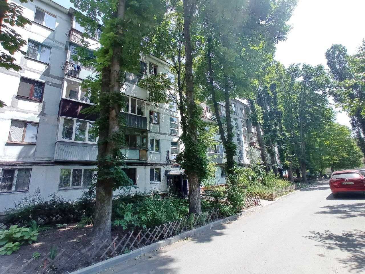 Продам простору 5кім квартиру вул. Солідарна 12-й квартал