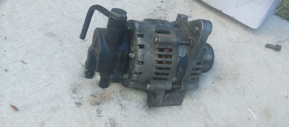 Alternator KIA CARENES 3