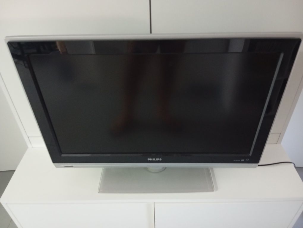 TV Philips 32'' modelo 32PFL5322/10