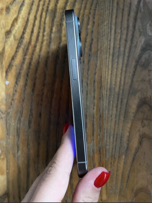 Продаю айфон 15 про