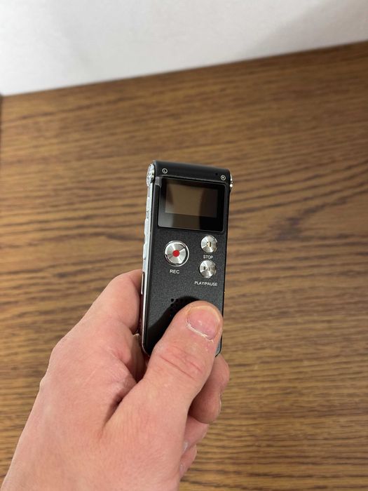 Mały porządny dyktafon NOWY !! z głośnikiem i funkcją detekcji OKAZJA