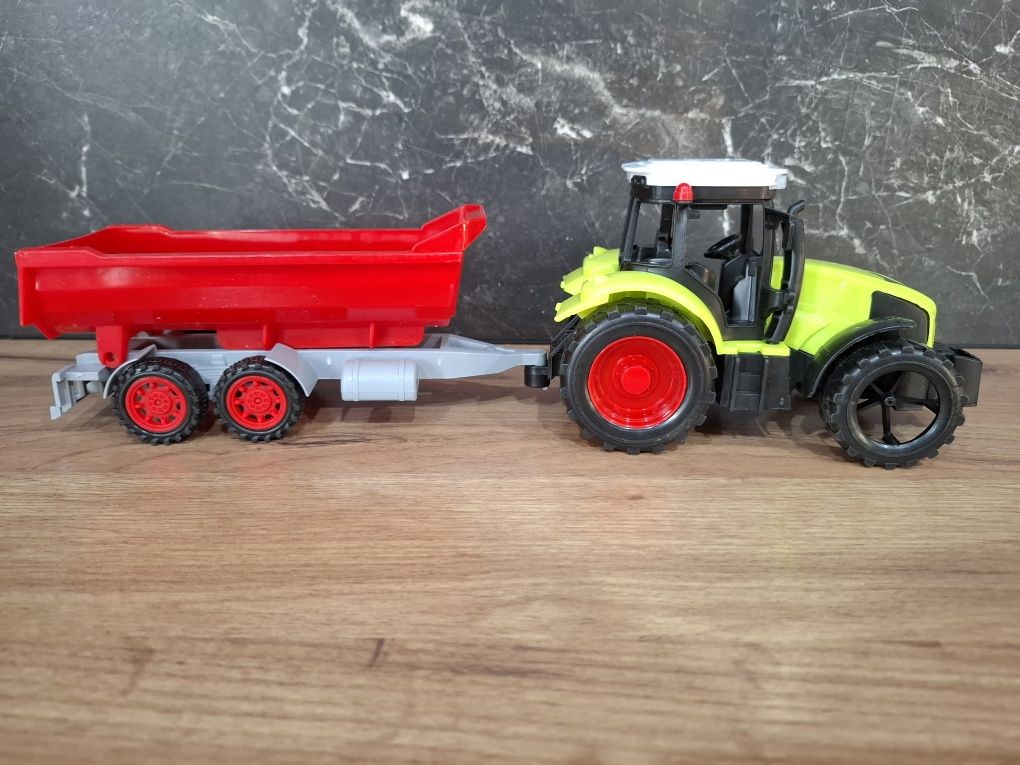 Traktor z przyczepą gospodarstwo pojazd rolniczy