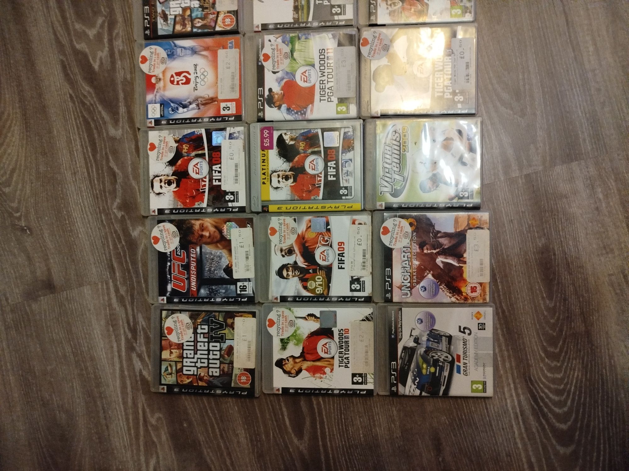 Konsola do gier PlayStation 3 z padami do gry X2 i trochę gier  do neg