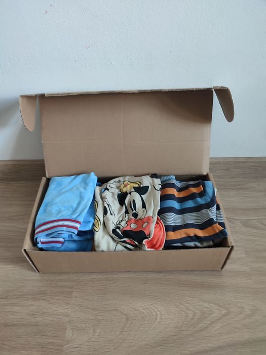 Ubranka dla chłopca r 104