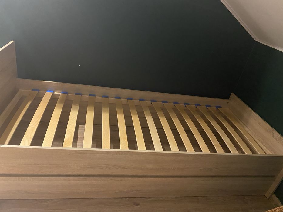 Łóżko młodzieżowe.