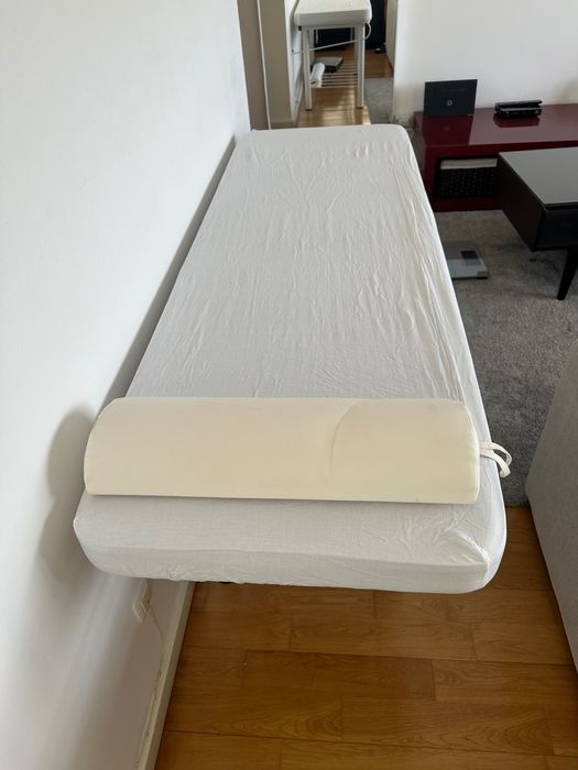 Marquesa fixa Quirumed – estrutura branca e estofado preto