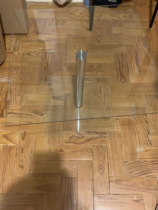 Mesa em boas condições vendendo €15