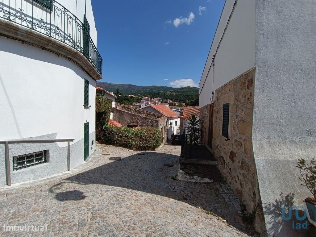 Casa em Gouveia de 177,00 m2