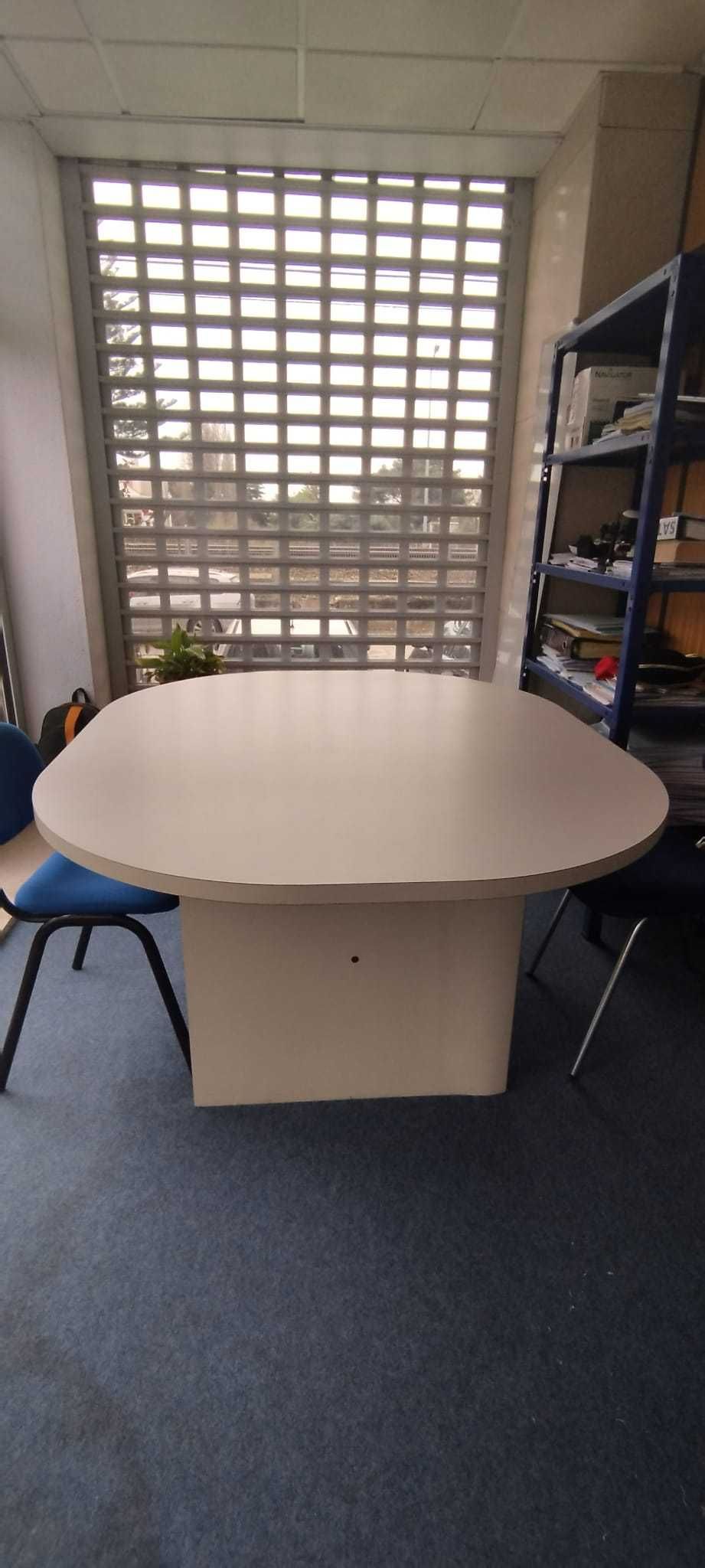 Mesa de Reuniões / Meeting Table