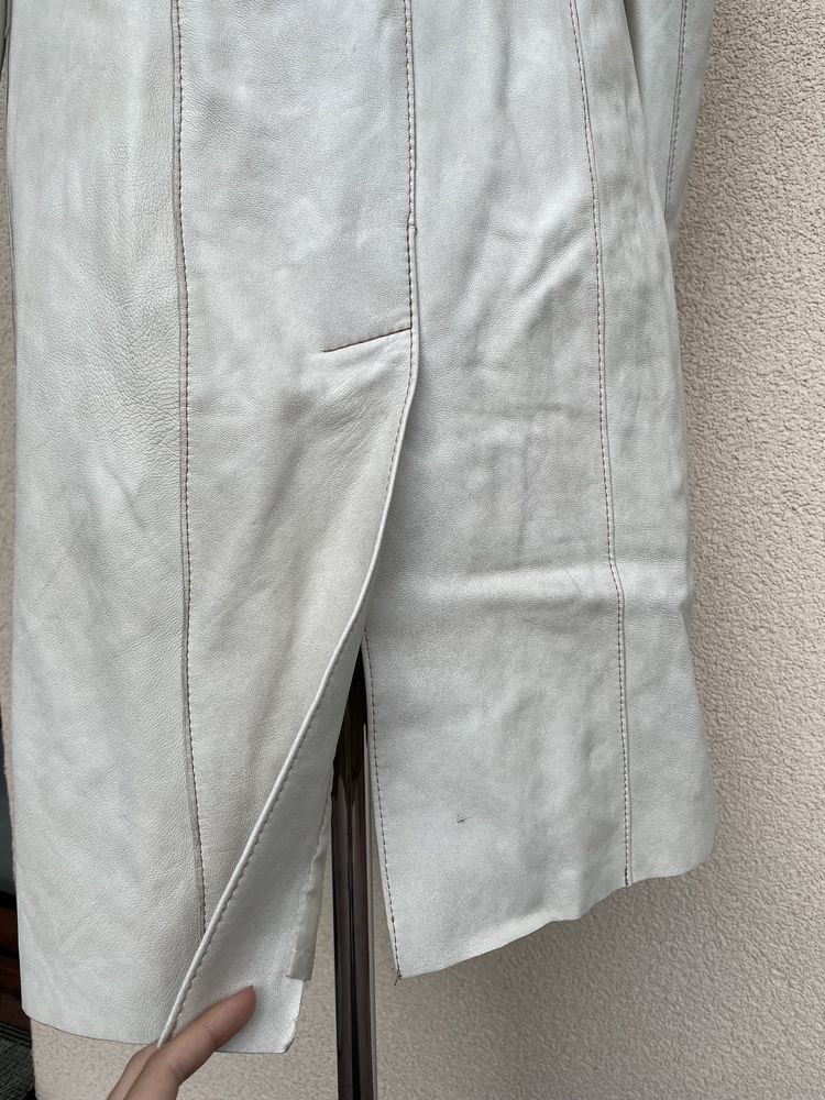 Skórzany płaszcz vintage z podszewką. Z metki rozmiar 38 M, jednak jes