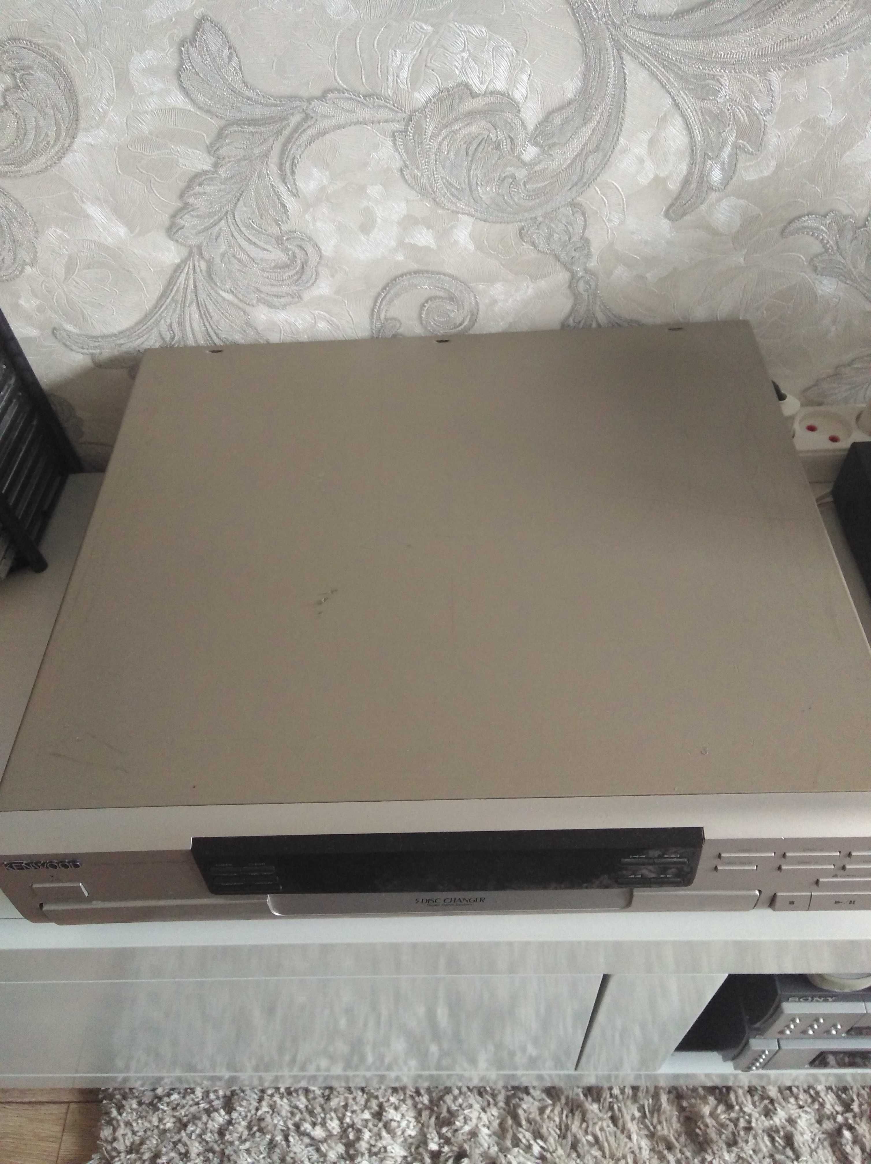 KENWOOD DPF-R3030 (multiple CD player) 5 disc changer