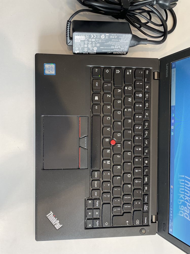 Notebook lenovo X260 intel i5-6300 / 12,5” super stan/ bateria 12godz