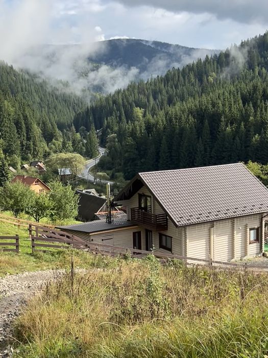 Котедж з чаном. Тихе місце. На 8осіб. с.Яблуниця 8 ки до Буковелю