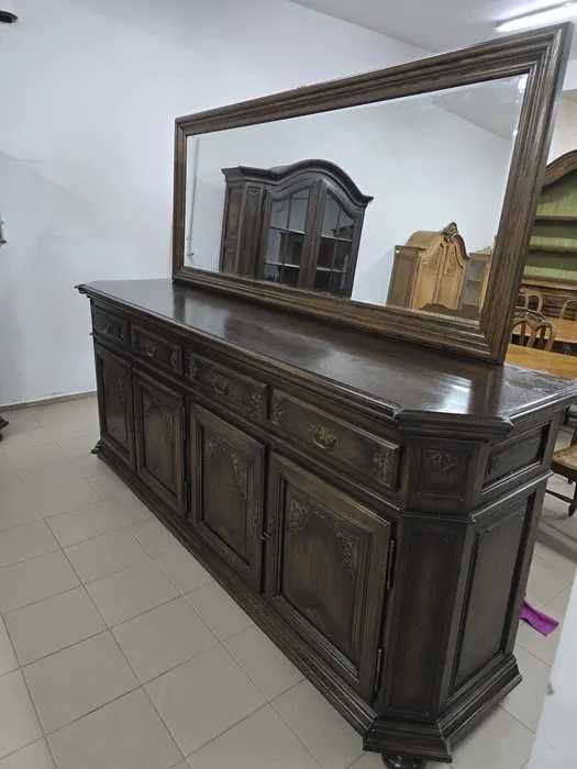 Komplet mebli w stylu klasycznym – komoda z lustrem, witryna, stół i 6