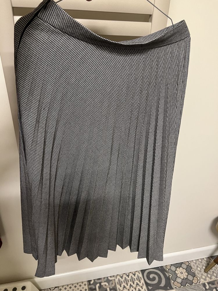 Spodnica midi marka Zara rozmiar M