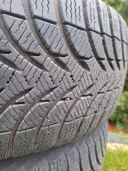 Opony zimowe 215/60/16