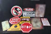 Placas metalicas de decoração