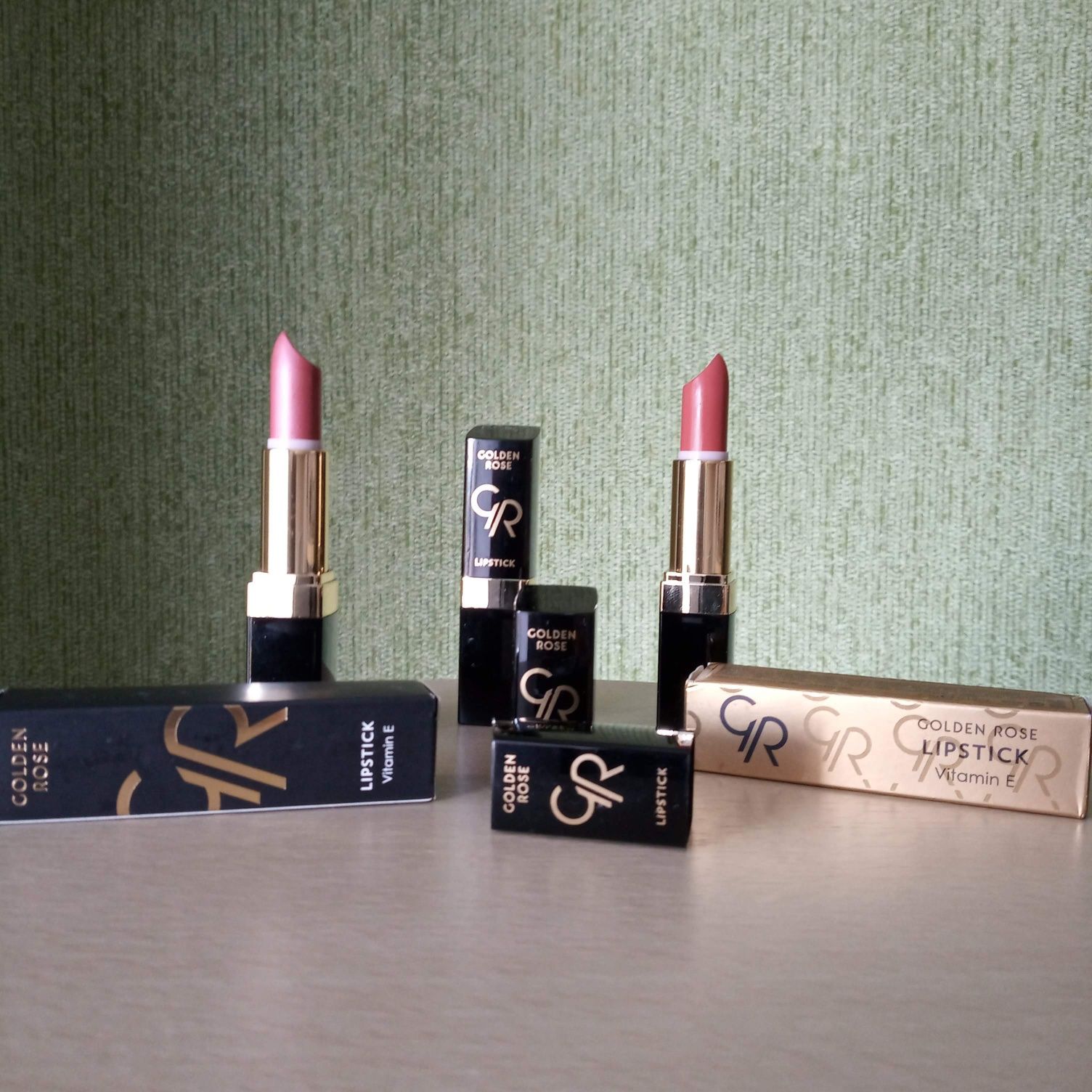 Губна помада Golden Rose Lipstick Vitamin E
