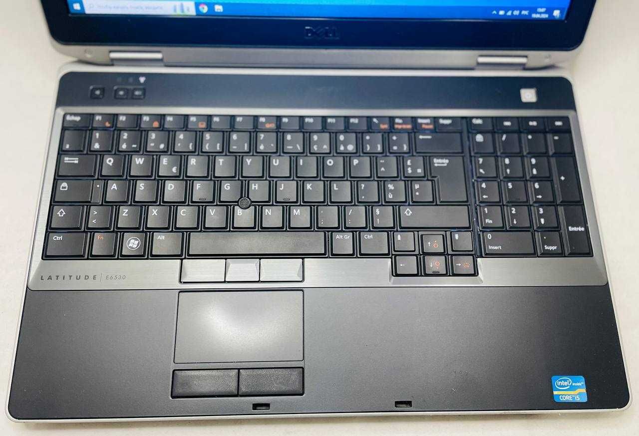 Ноутбук Dell Latitude 6530 15,6" HD / i5-3320M / 8GB DDR3 / 128GB SSD