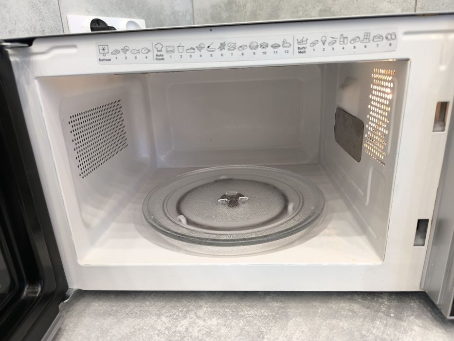 Mikrofala Whirlpool