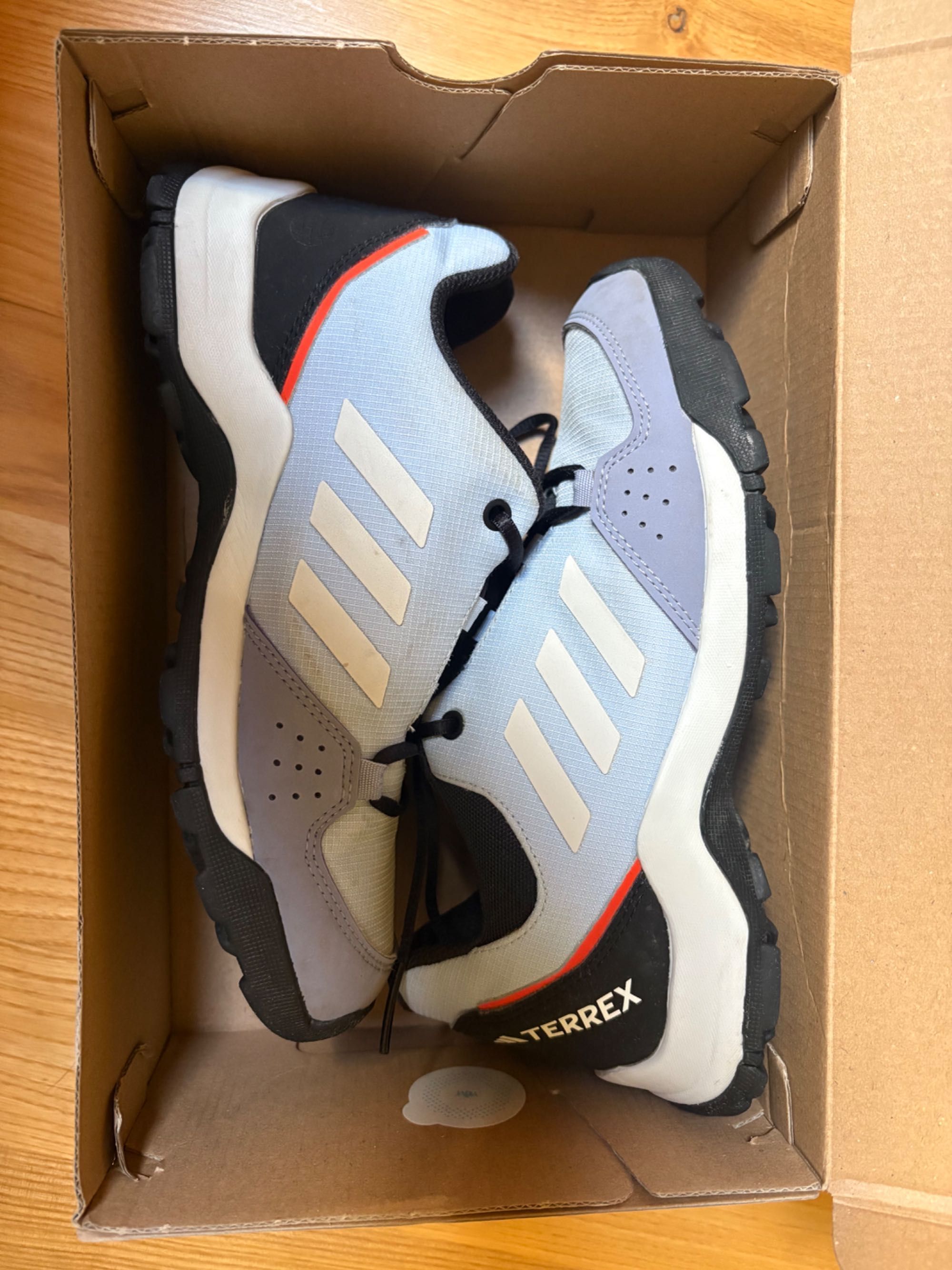 Buty dziecięce Adidas Terrex rozmiar 35,5