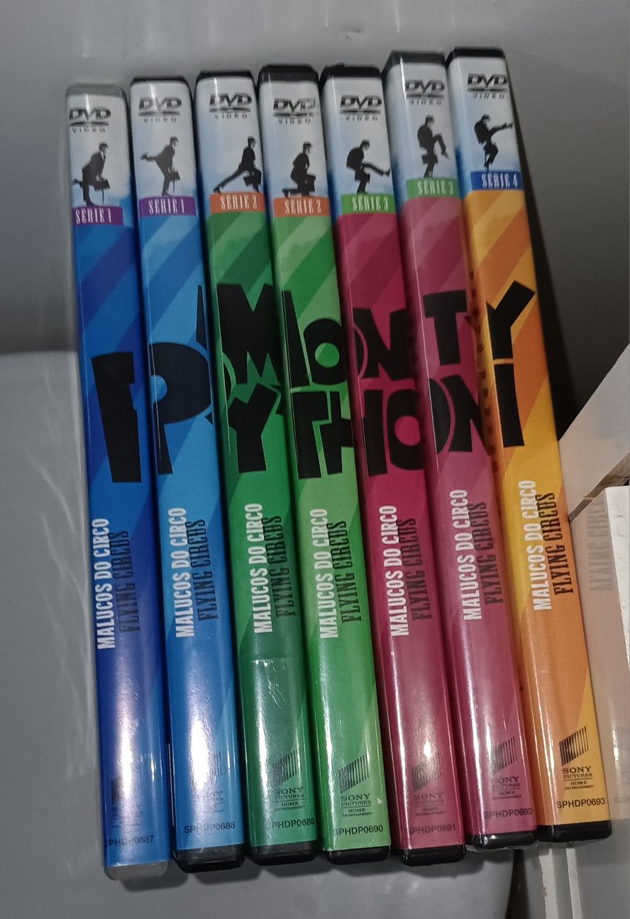 Coletânea de 7 Dvds Monty Python - Malucos do circo