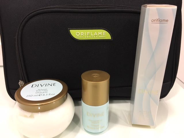 Perfume + Creme Corporal + Roll-On Divine