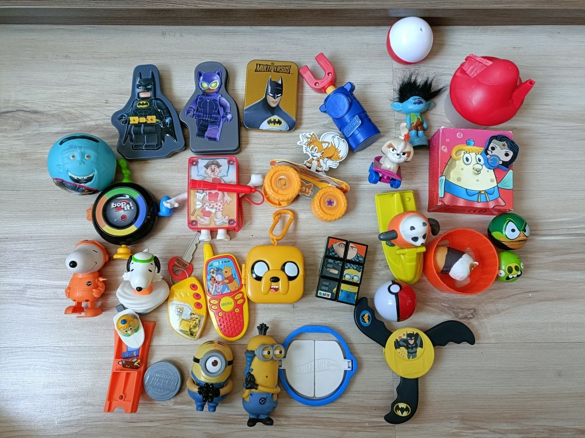 Duży zestaw zabawek gier z Mc Donalda Minionki Batman Snoppy