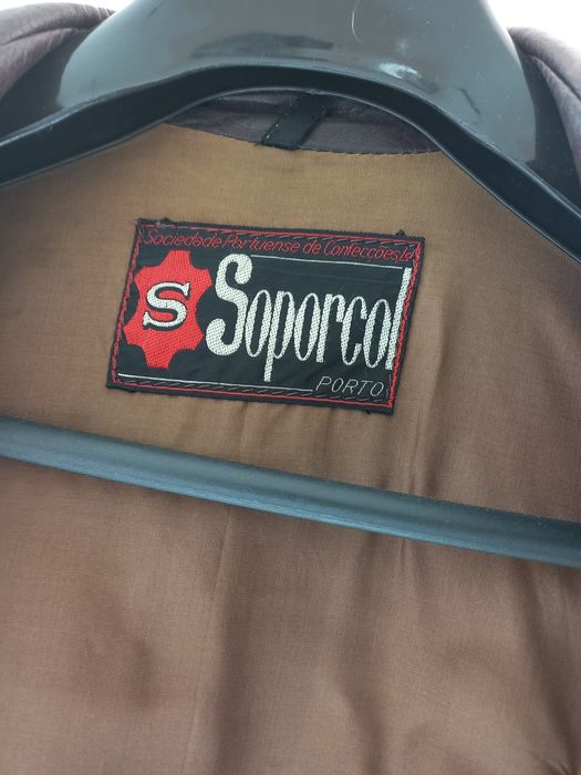 Casaco em cabedal castanho