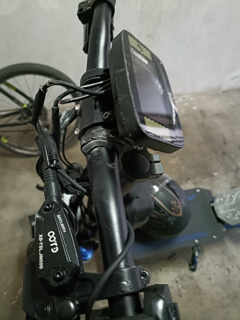Trotinetes Ootd d99 v3 acidentada, mas funciona