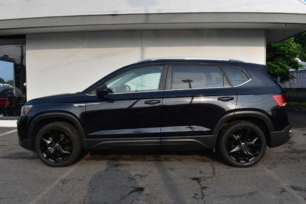 Volkswagen Taos SE 4Motion      2022