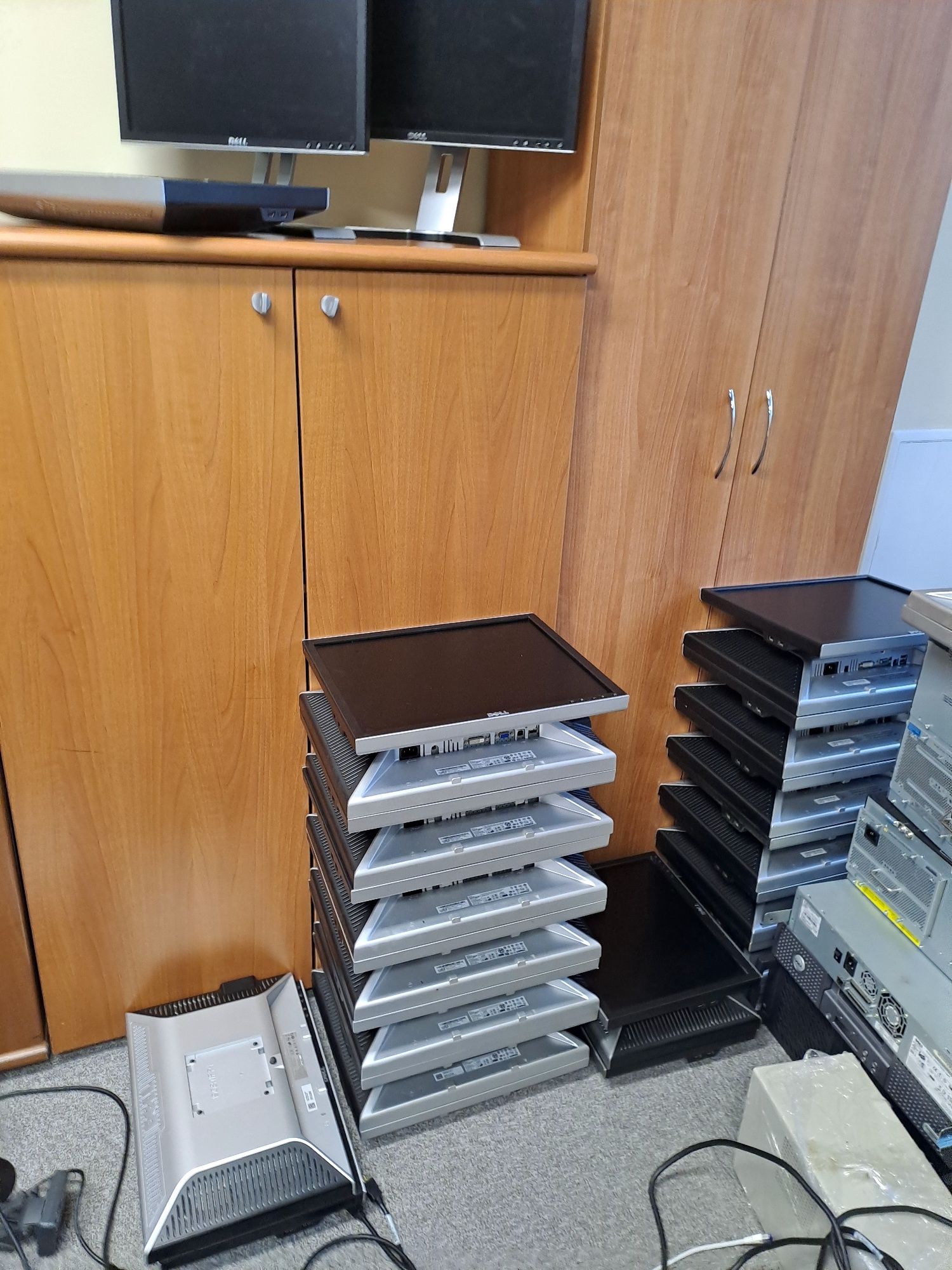 Продам монітори Dell