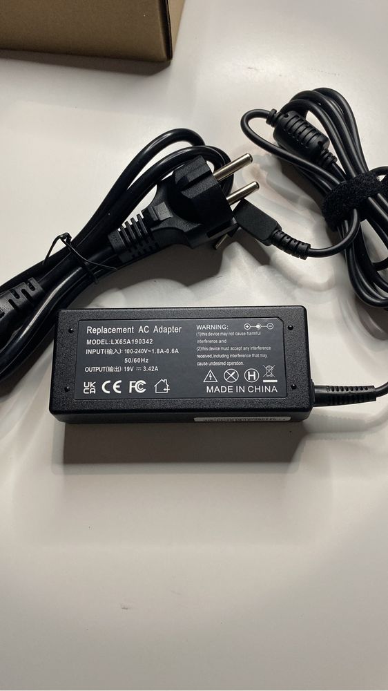Adapter AC 100-240v 1.8A - 0.6A 19V
