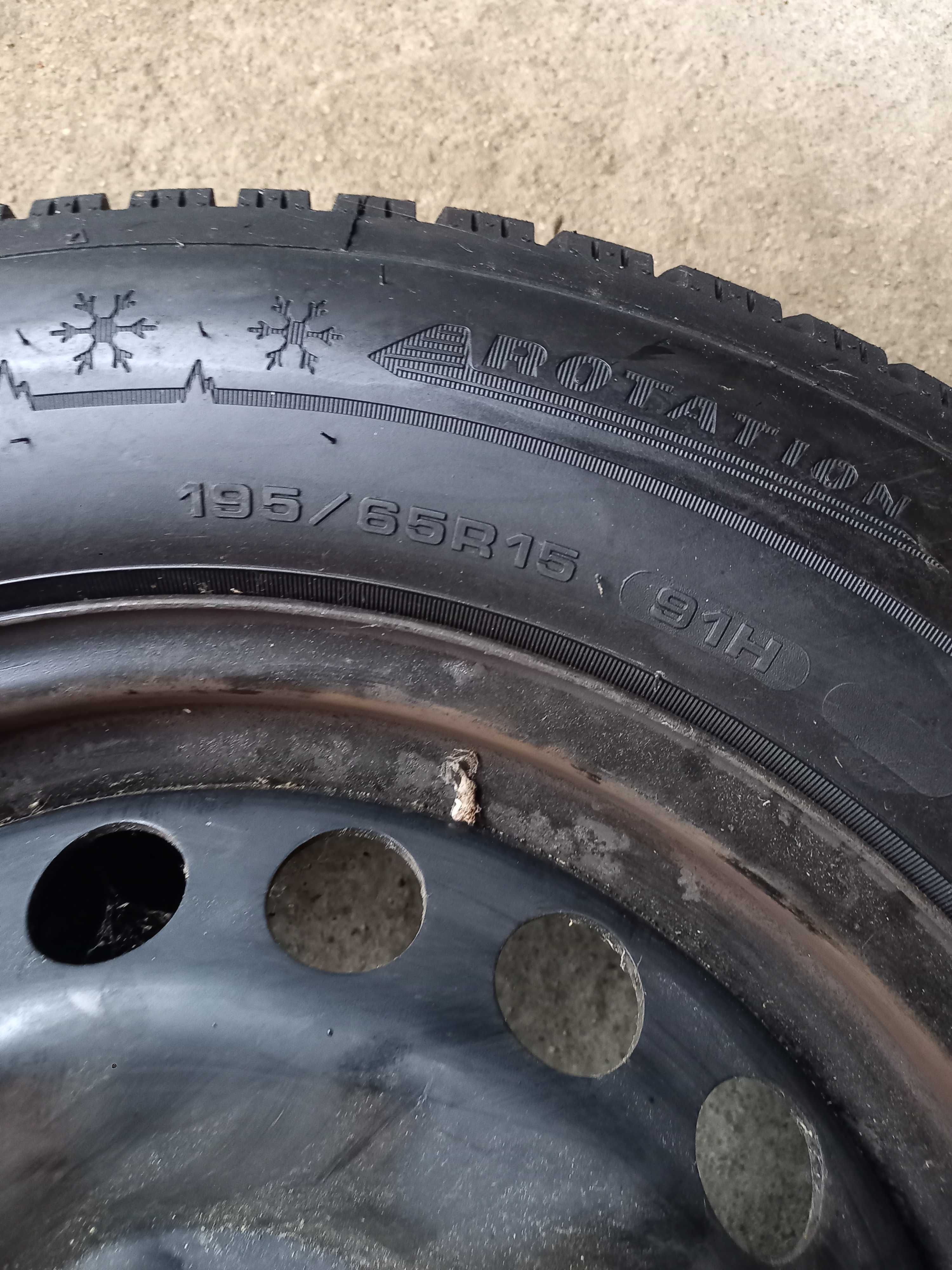 Felgi z oponami 195/65R15 Golf VII 7 zima