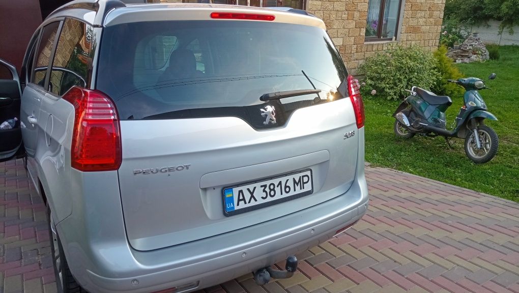 Peugeot 5008 минивэн