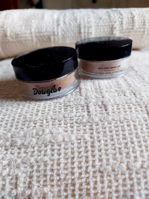 Douglas Mousse makeup
