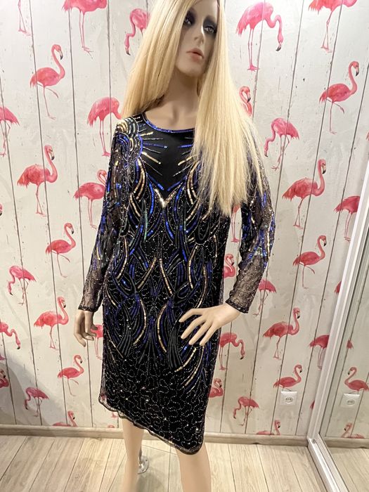 Фирменное нарядное платье