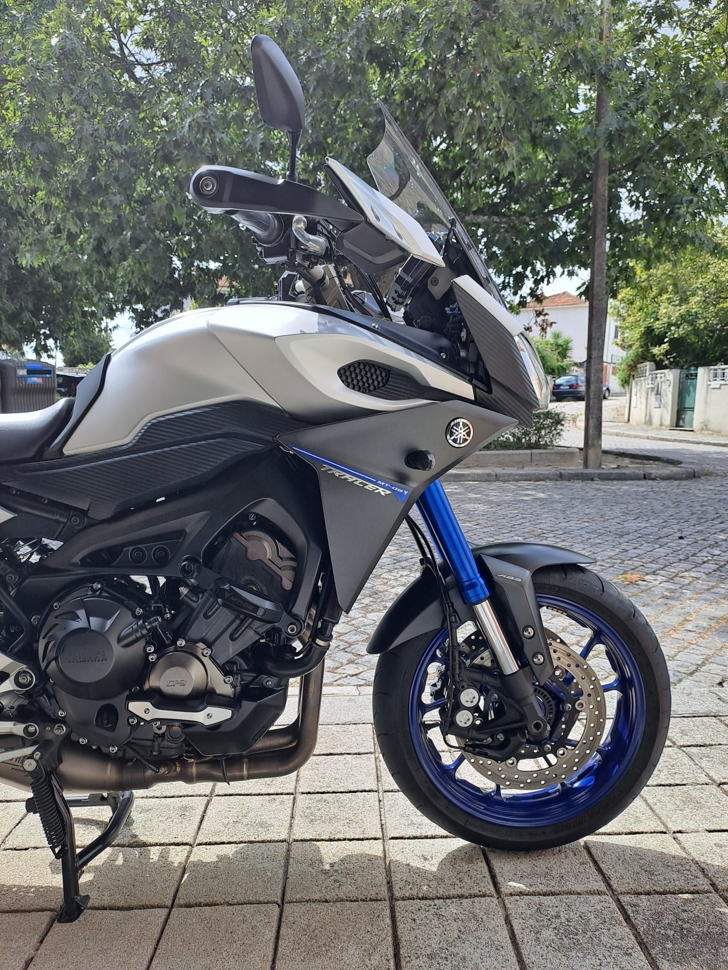 Yamaha MT-09, Tracer 900, 3 malas, vários extras