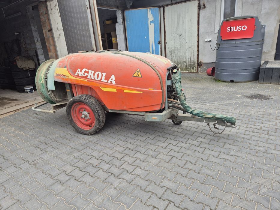 Sprzedam opryskiwacz sadowniczy agrola 1000v