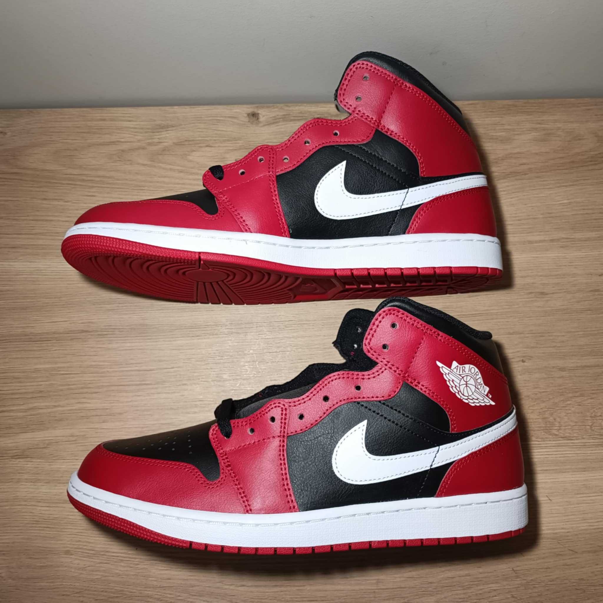 Air Jordan 1 Mid r. 45 (29 cm) Black/White-Gym Red