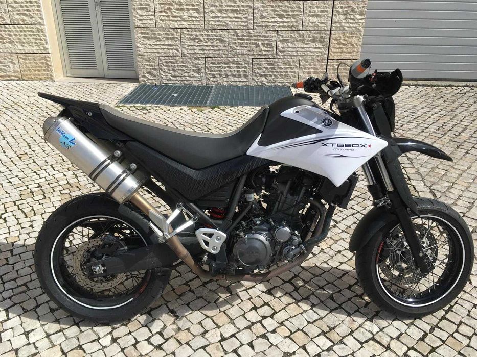 Yamaha XT660X 2011 sempre bem tratada
