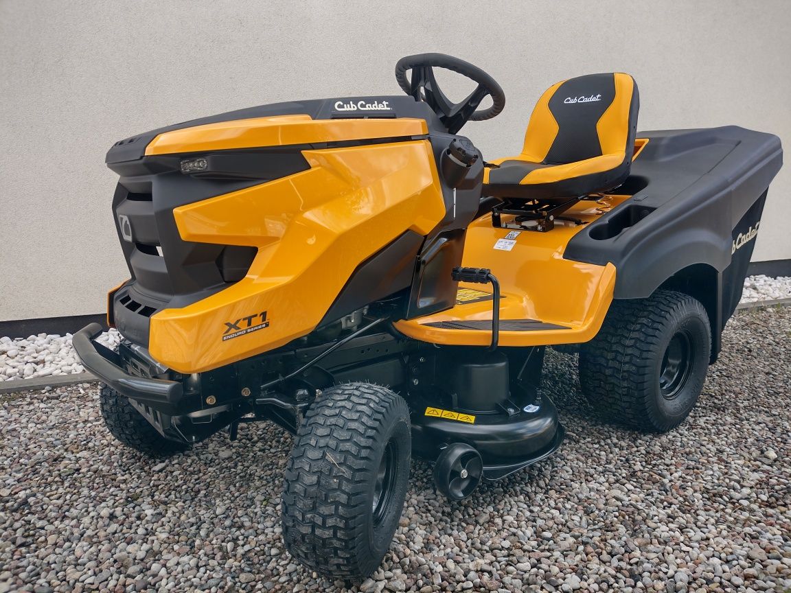 NOWY Traktor ogrodowy Cub Cadet XT1 OR95 nowy model  od ręki