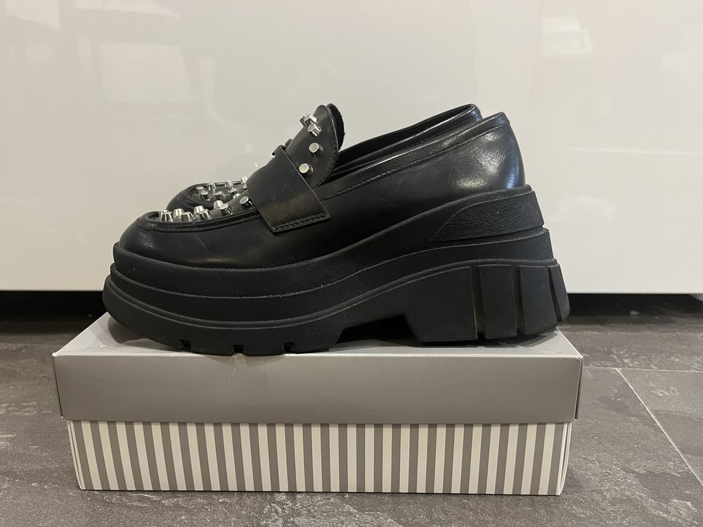 Bershka loafersy