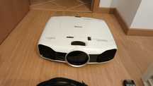 Projetor Epson 3D EH-TW9100W e sistema de som Bose lifestyle V35 5.1