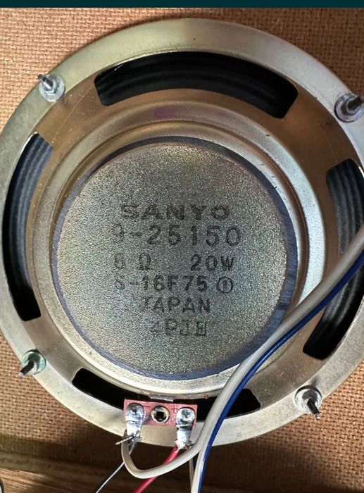 Par colunas Sanyo 20w