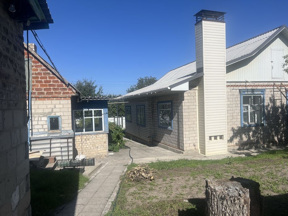 Продам ДОБРОТНИЙ будинок с. Садки  (  3 км  від  м. Кременчук)