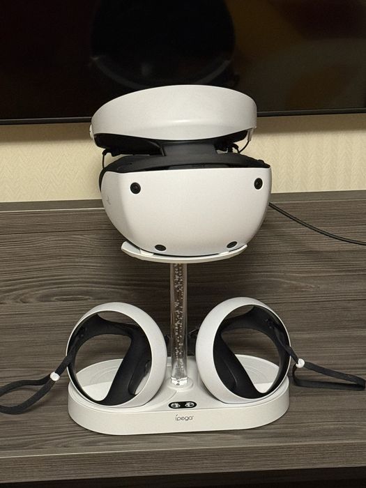 Sony PlayStation VR2 + 2 контроллера + оригинальная подставка iPega