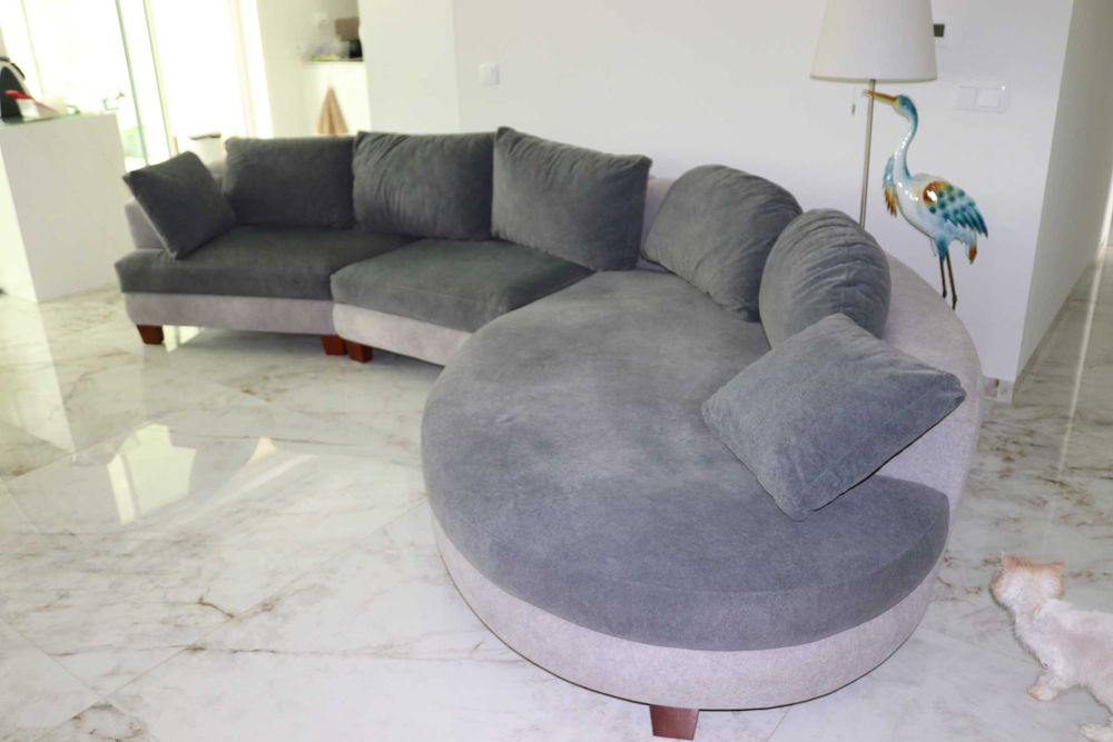 Sofá Cinza com Chaise Longue - Tecido Anti-Arranhadelas Renovado