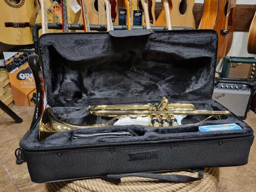 Memphis MT-100G Trąbka Bb z akcesoriami i futerałem MT100G